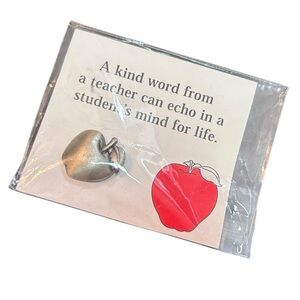 Vintage Regal Apple pin on‎ a Card Silver Tone Gift NEW